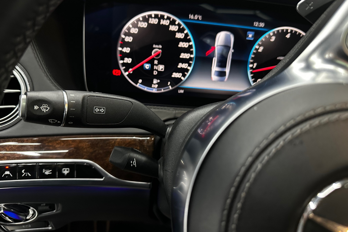 Ponuka vozidiel / Mercedes-Benz S trieda Sedan 560 4MATIC L A/T - video