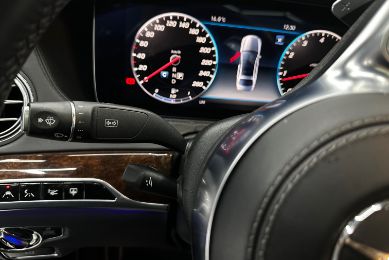  Ponuka vozidiel / Mercedes-Benz S trieda Sedan 560 4MATIC L A/T - video