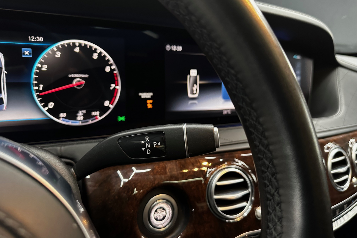 Ponuka vozidiel / Mercedes-Benz S trieda Sedan 560 4MATIC L A/T - video