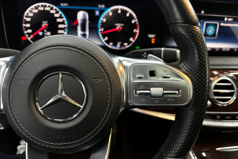  Ponuka vozidiel / Mercedes-Benz S trieda Sedan 560 4MATIC L A/T - video