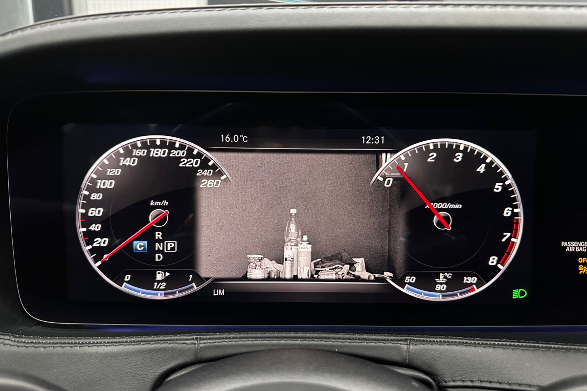 Ponuka vozidiel / Mercedes-Benz S trieda Sedan 560 4MATIC L A/T - video