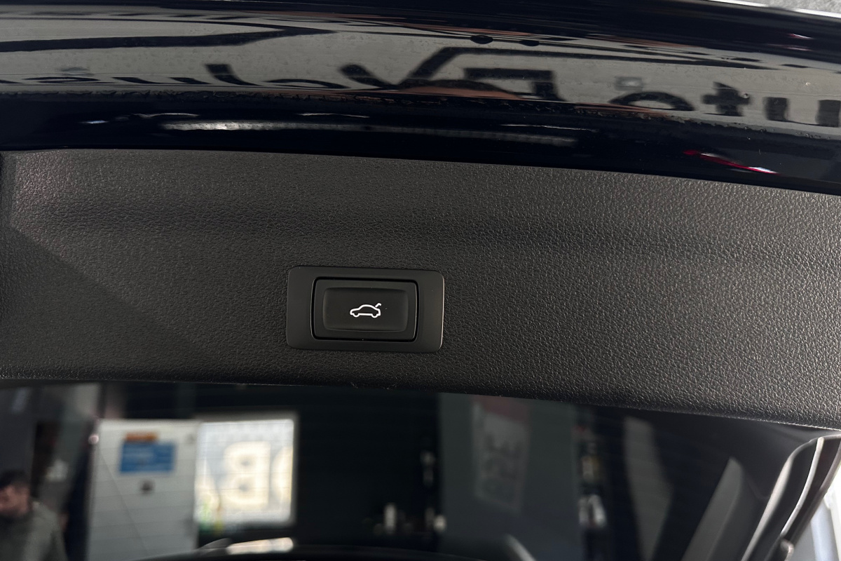 Ponuka vozidiel / Audi A6 Avant 40 2.0 TDI mHEV Design quattro S tronic - video
