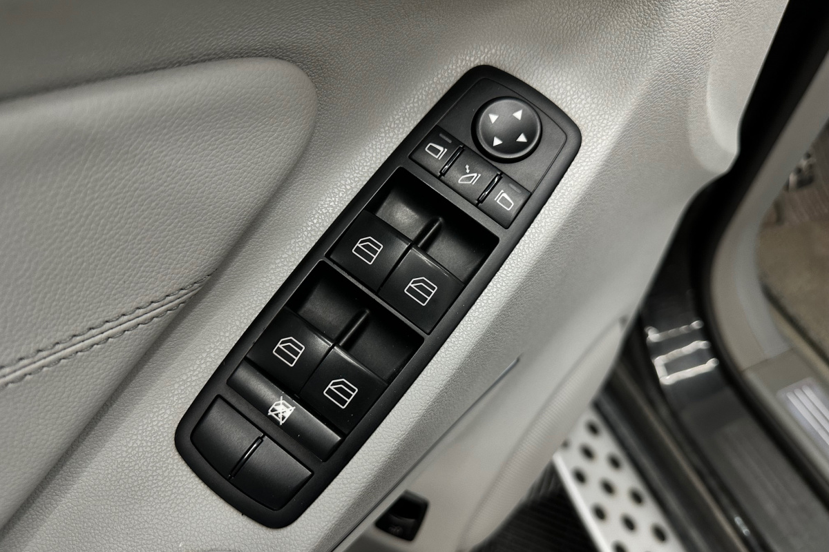 Ponuka vozidiel / Mercedes-Benz ML 350 CDI 4MATIC - video