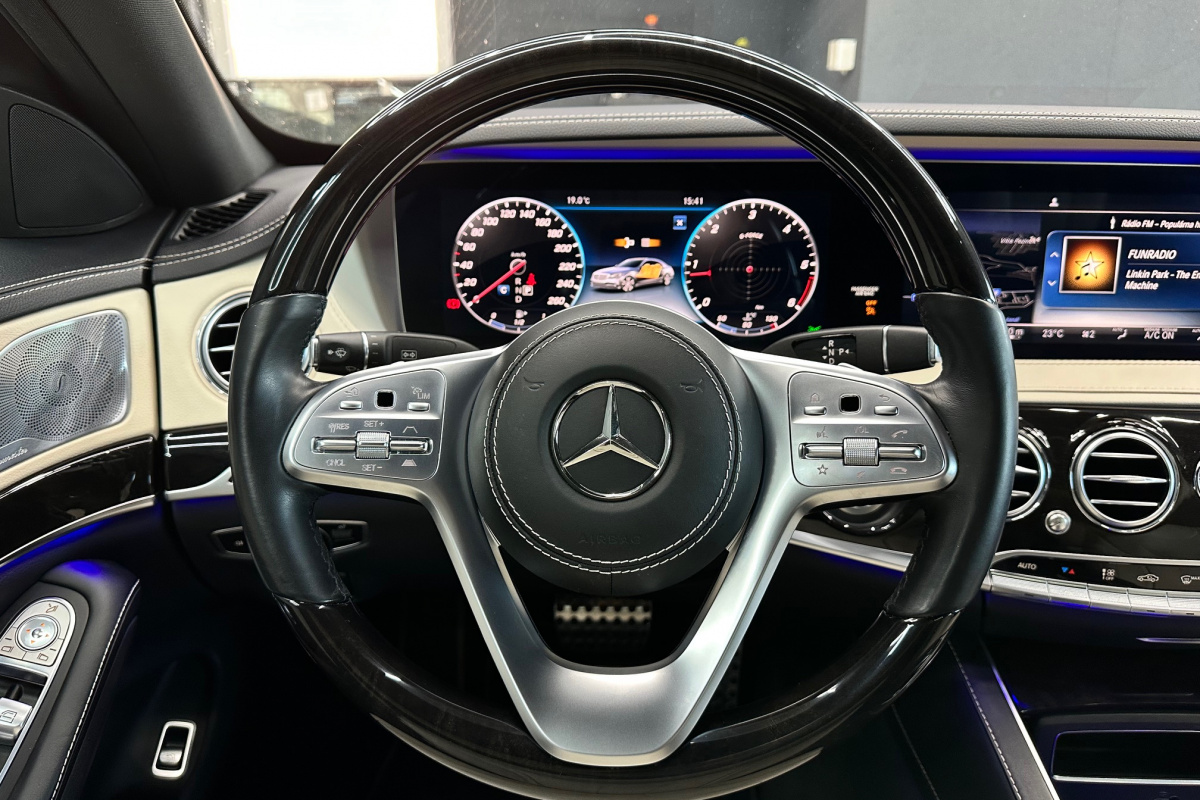 Ponuka vozidiel / Mercedes-Benz S trieda Sedan 350 d 4MATIC A/T - video