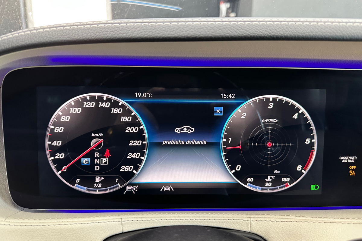 Ponuka vozidiel / Mercedes-Benz S trieda Sedan 350 d 4MATIC A/T - video