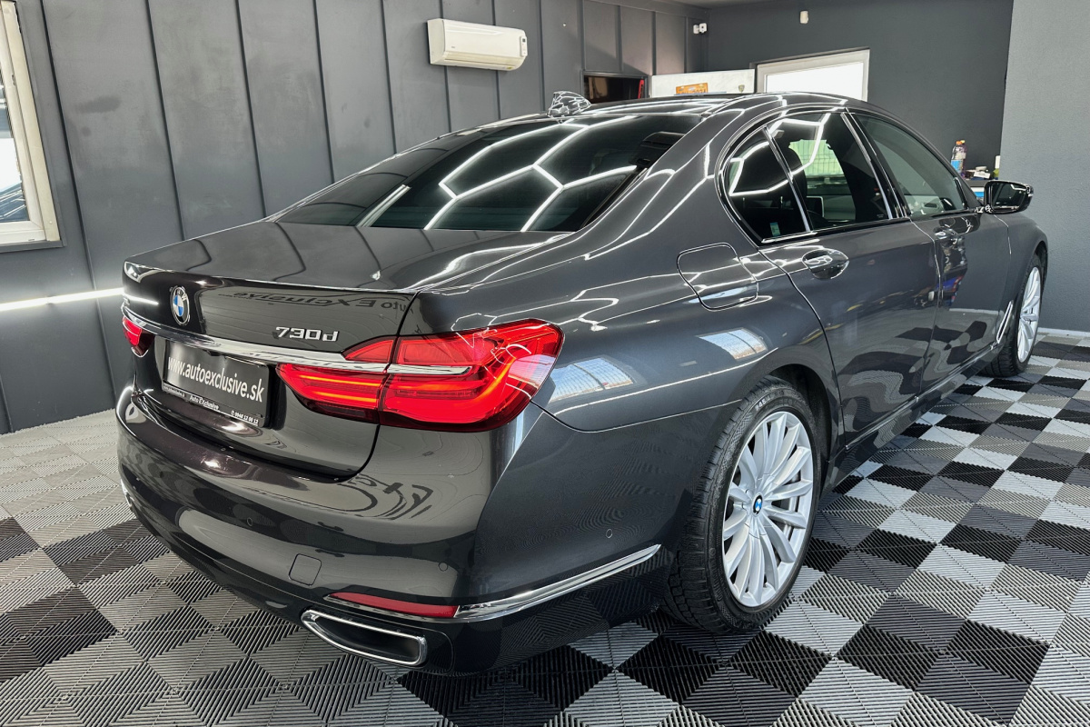Ponuka vozidiel / BMW Rad 7 730d xDrive A/T - video