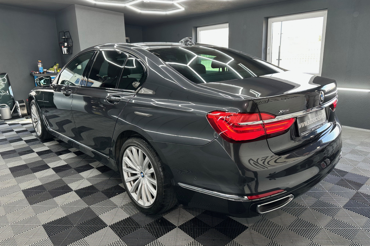 Ponuka vozidiel / BMW Rad 7 730d xDrive A/T - video Ponuka vozidiel / BMW Rad 7 730d xDrive A/T - video