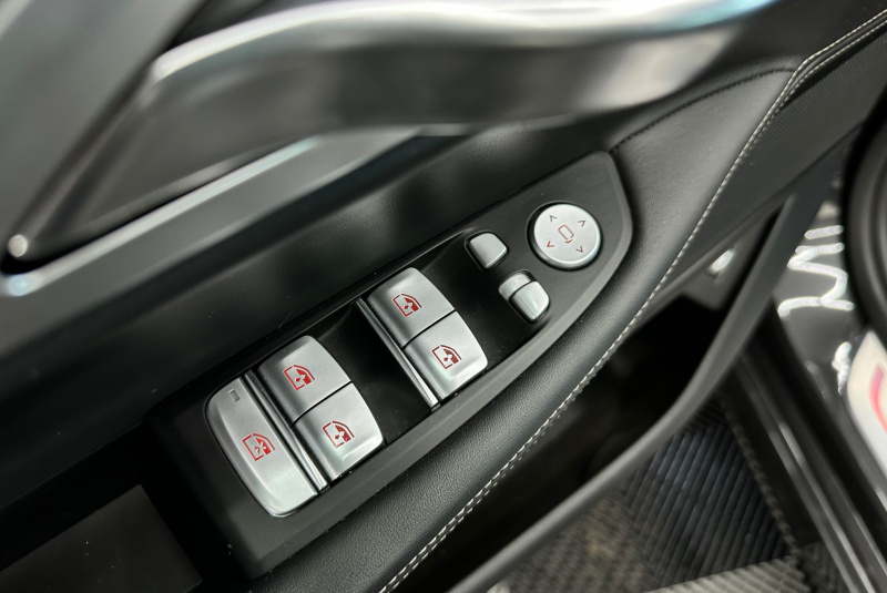  Ponuka vozidiel / BMW Rad 7 730d xDrive A/T - video