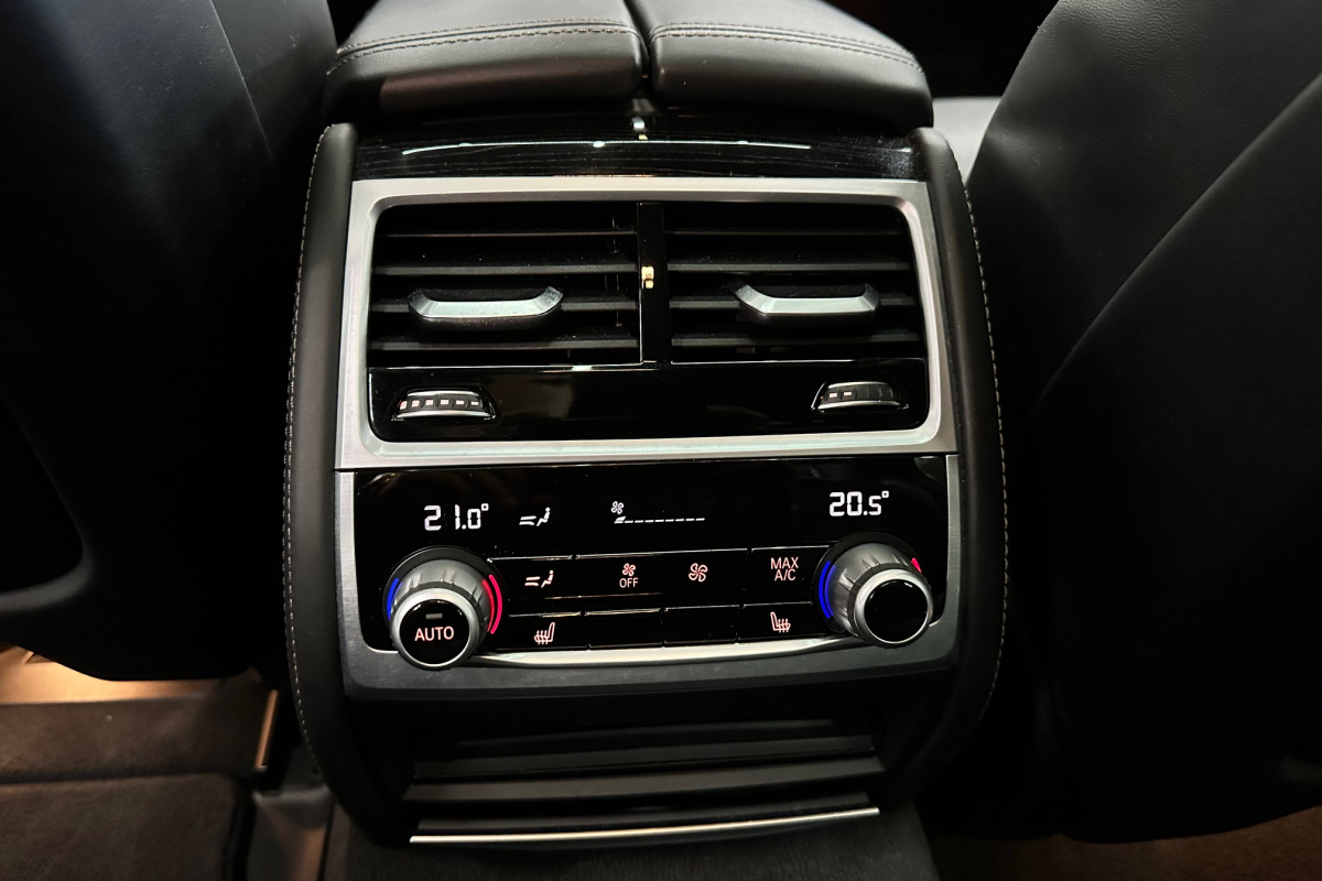 Ponuka vozidiel / BMW Rad 7 730d xDrive A/T - video