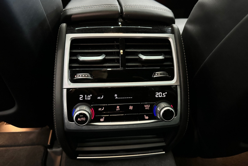 Ponuka vozidiel / BMW Rad 7 730d xDrive A/T - video Ponuka vozidiel / BMW Rad 7 730d xDrive A/T - video