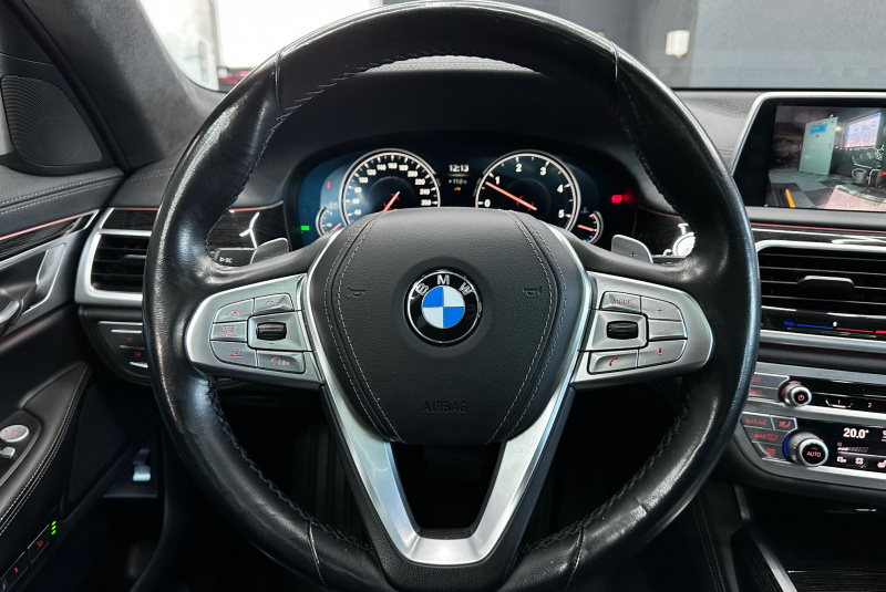 Ponuka vozidiel / BMW Rad 7 730d xDrive A/T - video Ponuka vozidiel / BMW Rad 7 730d xDrive A/T - video