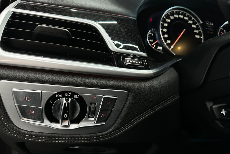  Ponuka vozidiel / BMW Rad 7 730d xDrive A/T - video