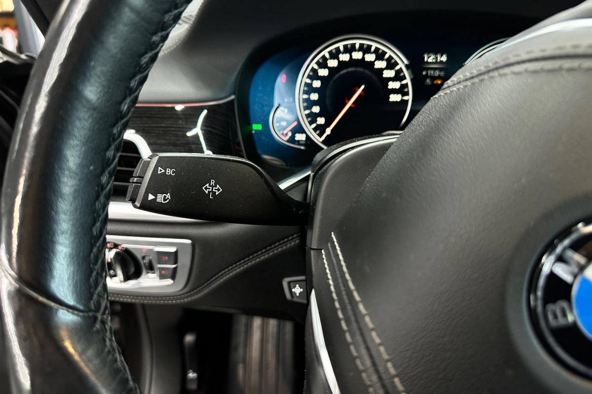 Ponuka vozidiel / BMW Rad 7 730d xDrive A/T - video Ponuka vozidiel / BMW Rad 7 730d xDrive A/T - video