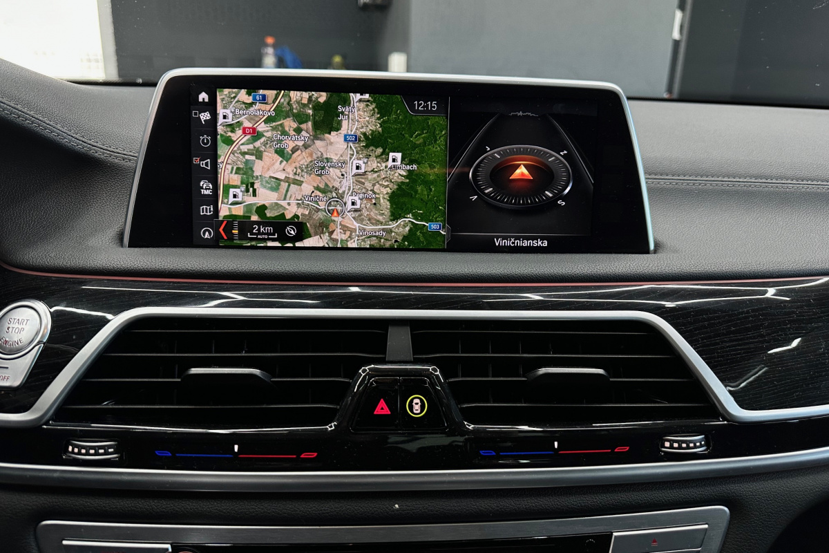 Ponuka vozidiel / BMW Rad 7 730d xDrive A/T - video