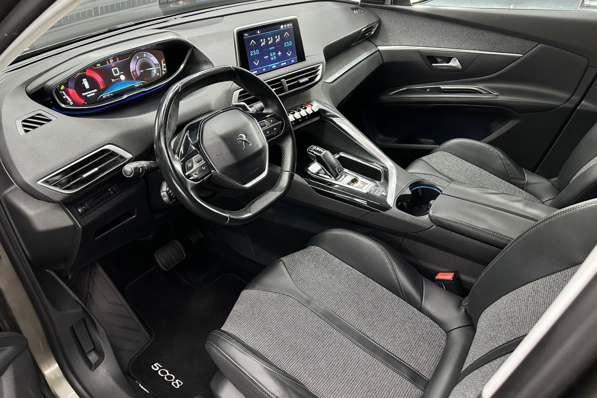 Ponuka vozidiel / Peugeot 5008 1.6 BlueHDi STOP START Style EAT6 - video