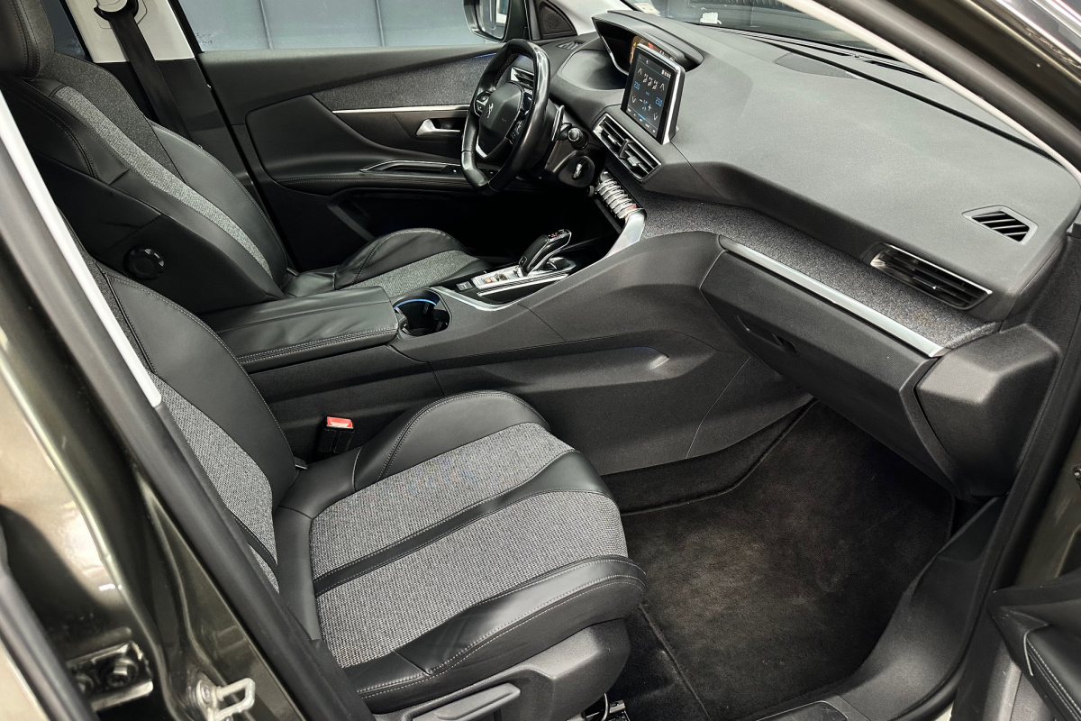 Ponuka vozidiel / Peugeot 5008 1.6 BlueHDi STOP START Style EAT6 - video