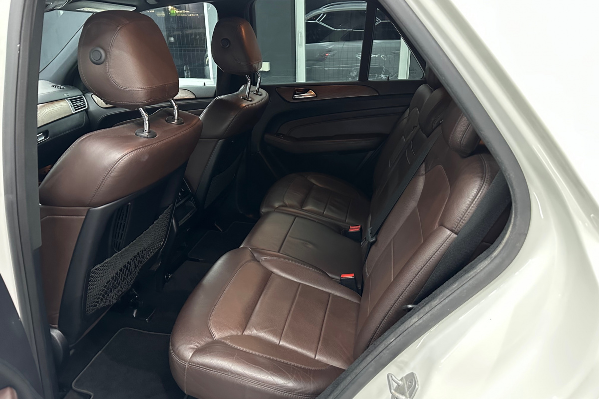 Ponuka vozidiel / Mercedes-Benz ML 350 BLUETEC 4MATIC - video