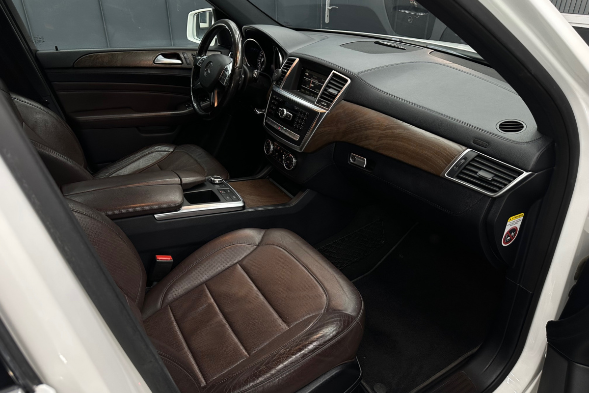 Ponuka vozidiel / Mercedes-Benz ML 350 BLUETEC 4MATIC - video