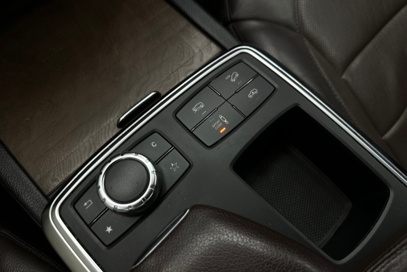  Ponuka vozidiel / Mercedes-Benz ML 350 BLUETEC 4MATIC - video
