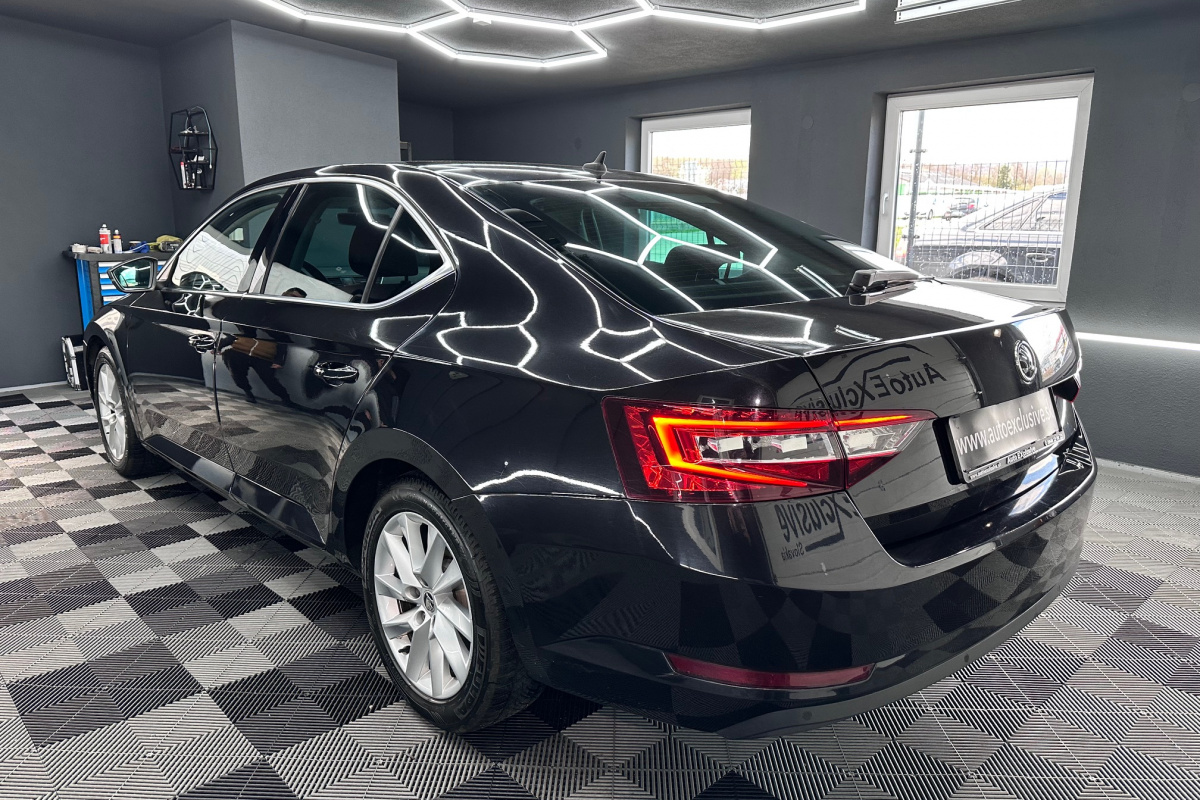 Ponuka vozidiel / Škoda Superb 2.0 TDI 190k Ambition DSG EU6 - video