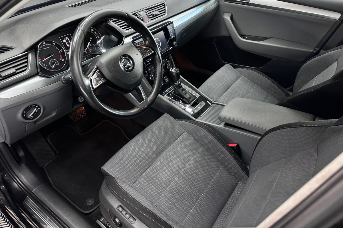 Ponuka vozidiel / Škoda Superb 2.0 TDI 190k Ambition DSG EU6 - video