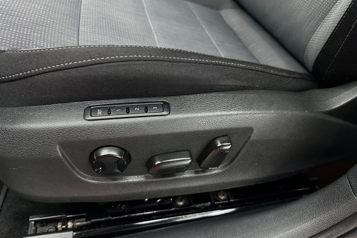 Ponuka vozidiel / Škoda Superb 2.0 TDI 190k Ambition DSG EU6 - video