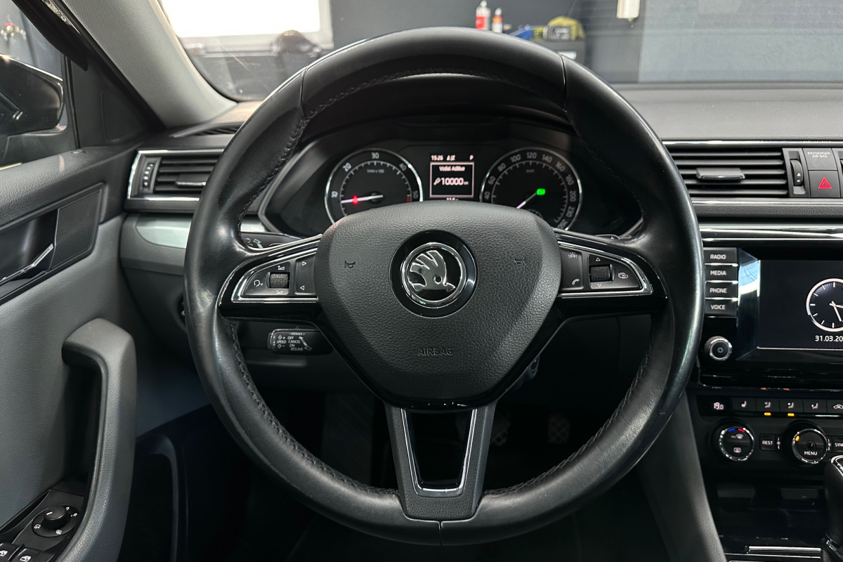 Ponuka vozidiel / Škoda Superb 2.0 TDI 190k Ambition DSG EU6 - video