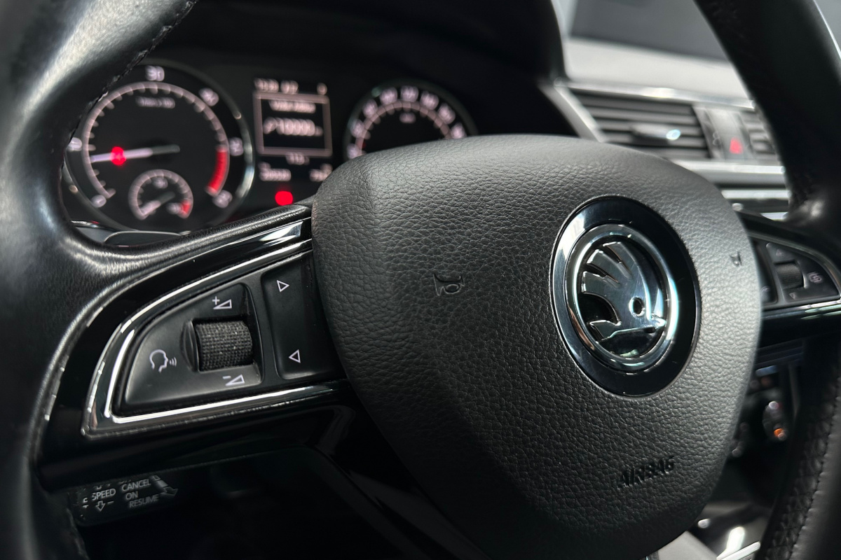 Ponuka vozidiel / Škoda Superb 2.0 TDI 190k Ambition DSG EU6 - video