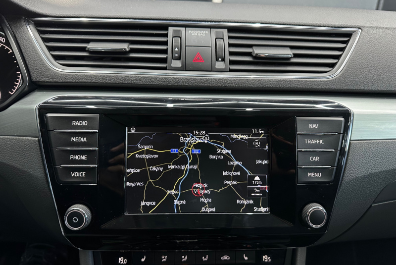  Ponuka vozidiel / Škoda Superb 2.0 TDI 190k Ambition DSG EU6 - video