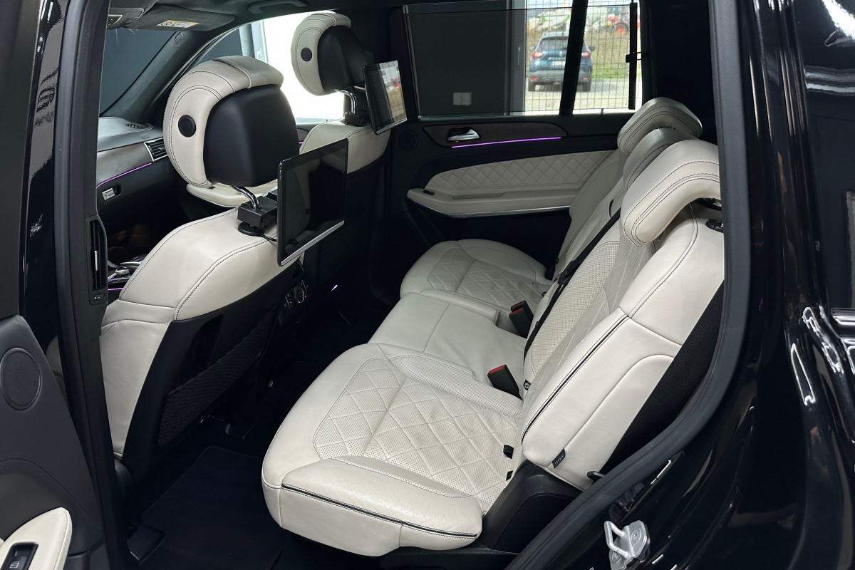 Ponuka vozidiel / Mercedes-Benz GLS 500 4MATIC A/T - video