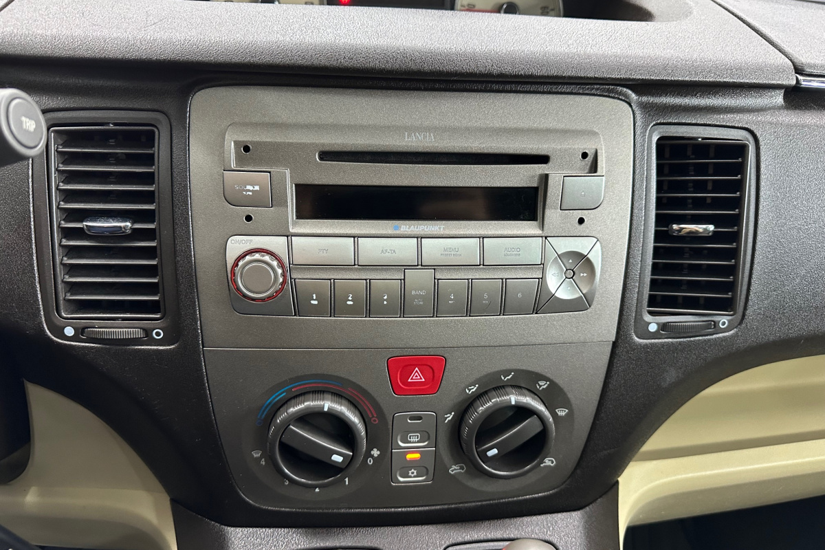 Ponuka vozidiel / Lancia Musa 1.4 Benzín Automat - video Ponuka vozidiel / Lancia Musa 1.4 Benzín Automat - video