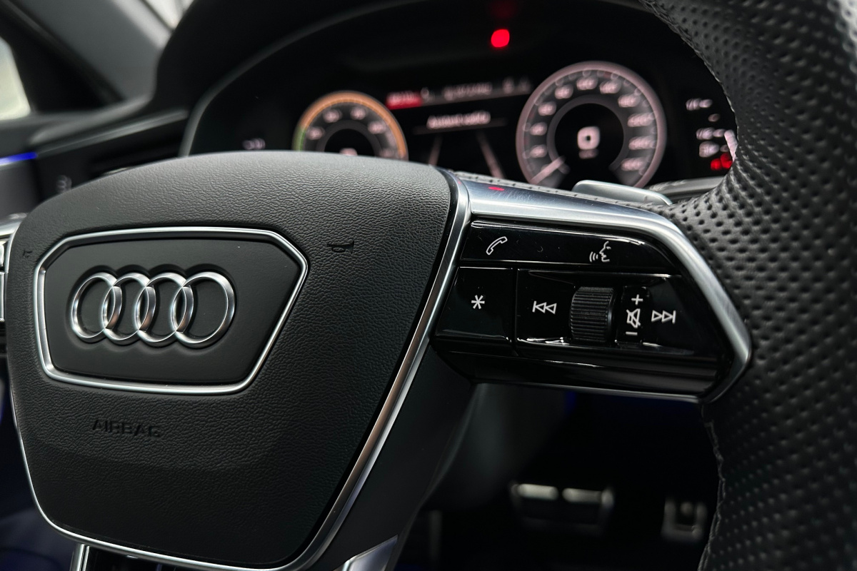 Ponuka vozidiel / Audi A6 55 S-Line TFSIe Quattro Plug in Hybrid - video