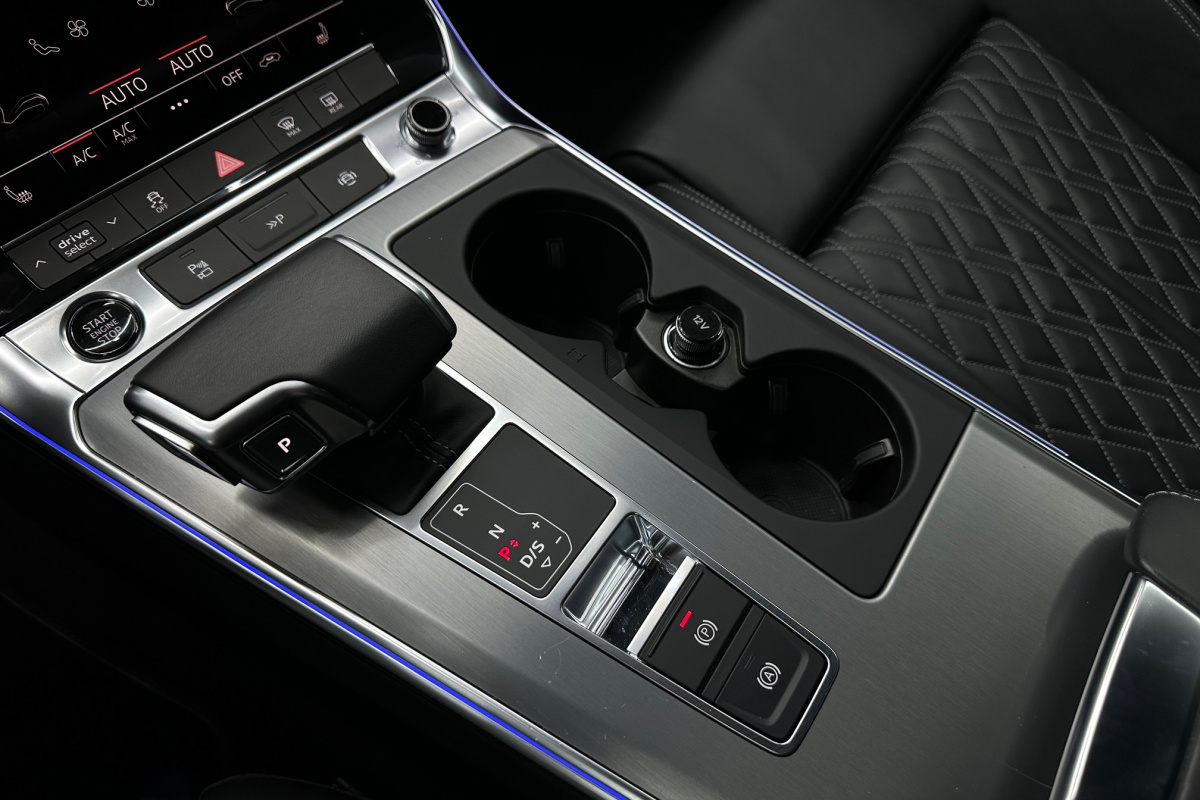 Ponuka vozidiel / Audi A6 55 S-Line TFSIe Quattro Plug in Hybrid - video