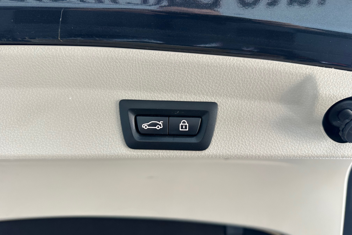 Ponuka vozidiel / BMW Rad 4 Gran Coupé 420d xDrive Standard A/T - video