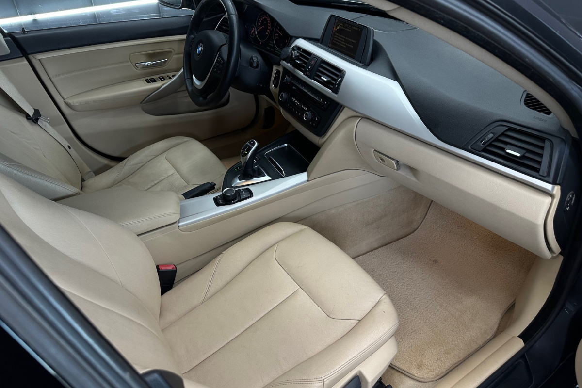 Ponuka vozidiel / BMW Rad 4 Gran Coupé 420d xDrive Standard A/T - video