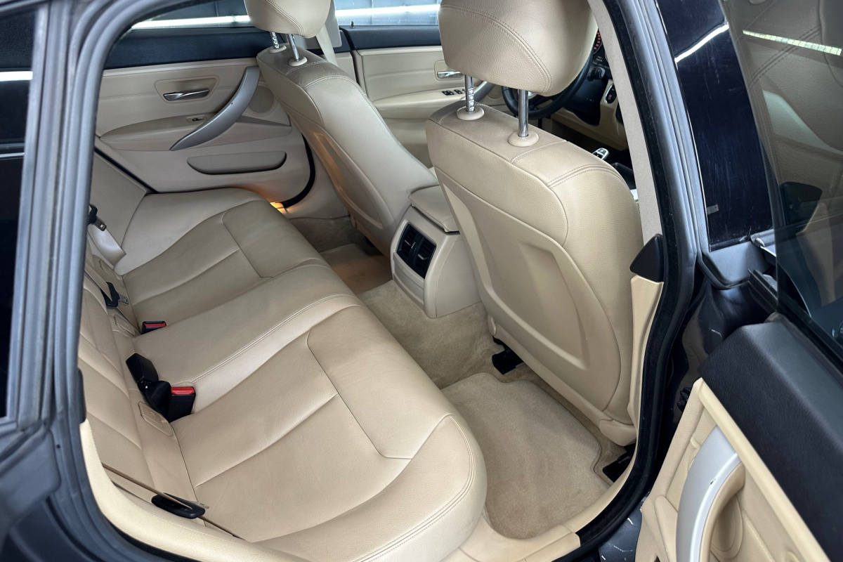 Ponuka vozidiel / BMW Rad 4 Gran Coupé 420d xDrive Standard A/T - video