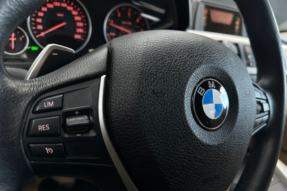 Ponuka vozidiel / BMW Rad 4 Gran Coupé 420d xDrive Standard A/T - video