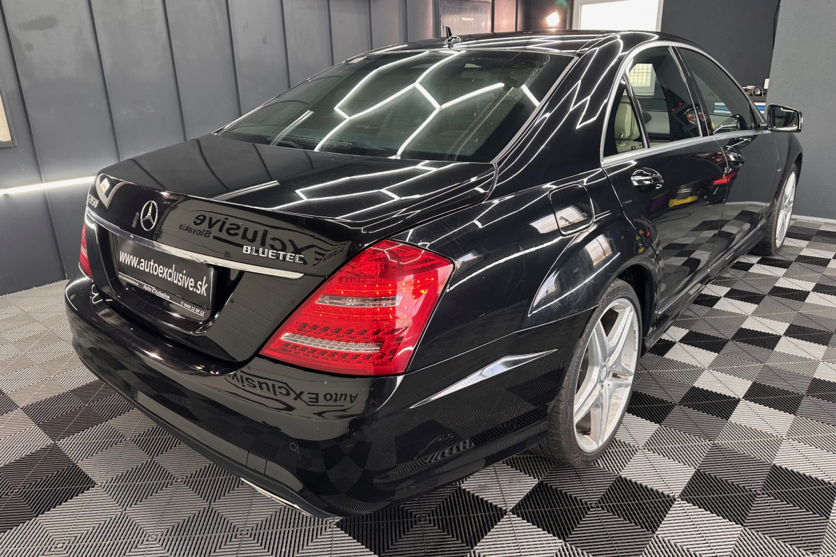 Ponuka vozidiel / Mercedes-Benz S trieda Sedan 350 CDI Blue TEC 4matic - video