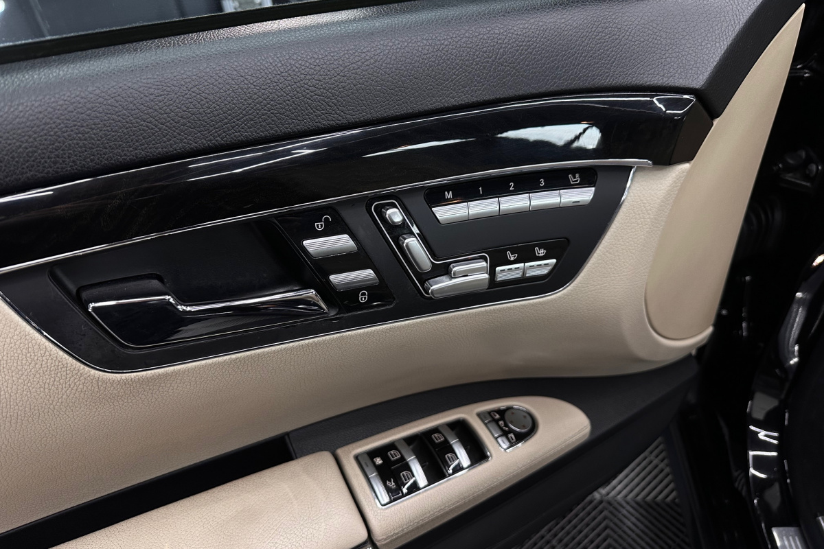 Ponuka vozidiel / Mercedes-Benz S trieda Sedan 350 CDI Blue TEC 4matic - video