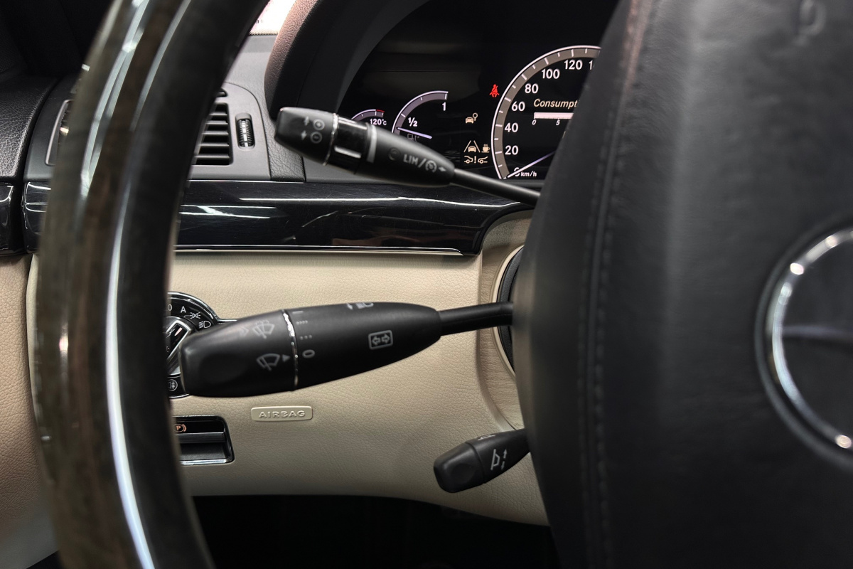 Ponuka vozidiel / Mercedes-Benz S trieda Sedan 350 CDI Blue TEC 4matic - video Ponuka vozidiel / Mercedes-Benz S trieda Sedan 350 CDI Blue TEC 4matic - video