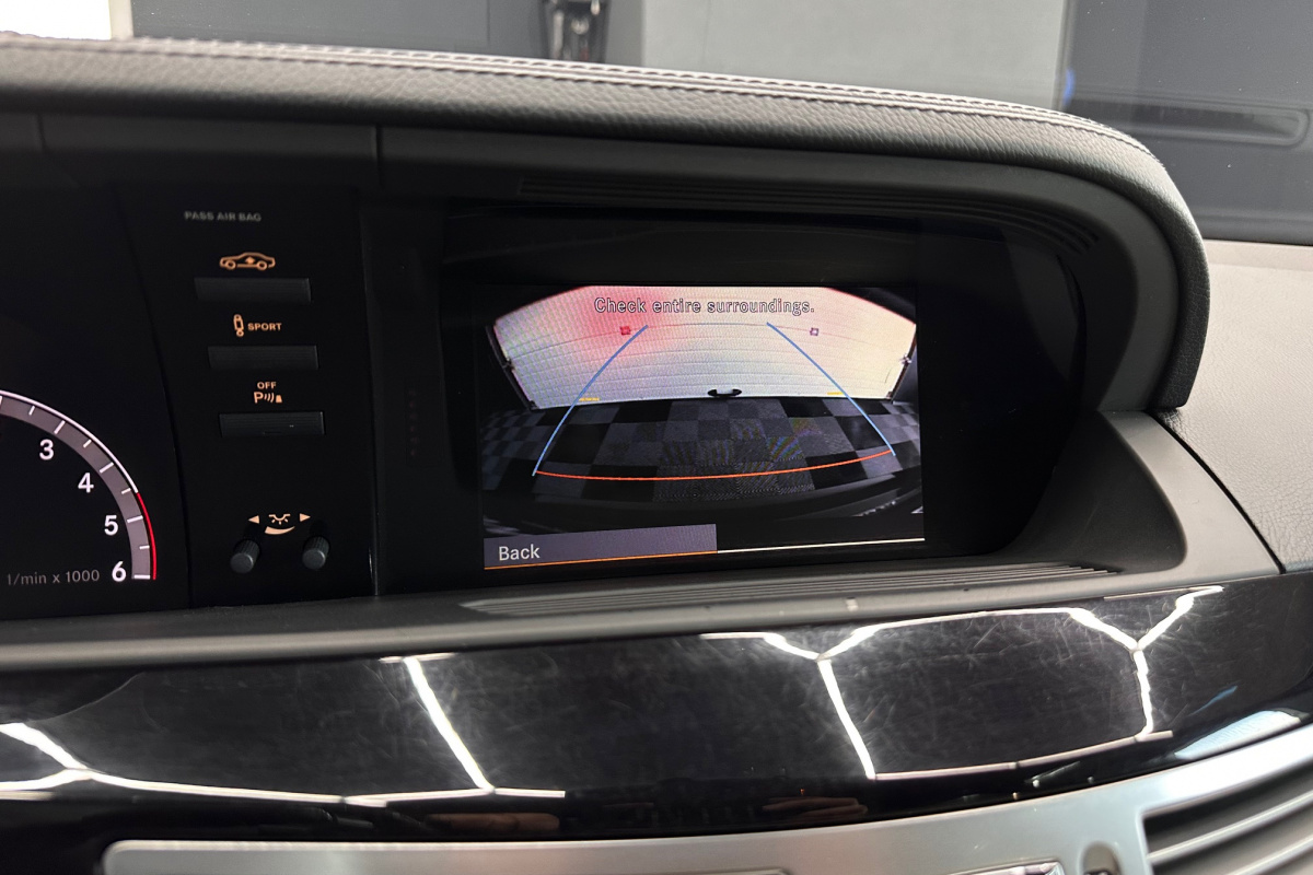 Ponuka vozidiel / Mercedes-Benz S trieda Sedan 350 CDI Blue TEC 4matic - video