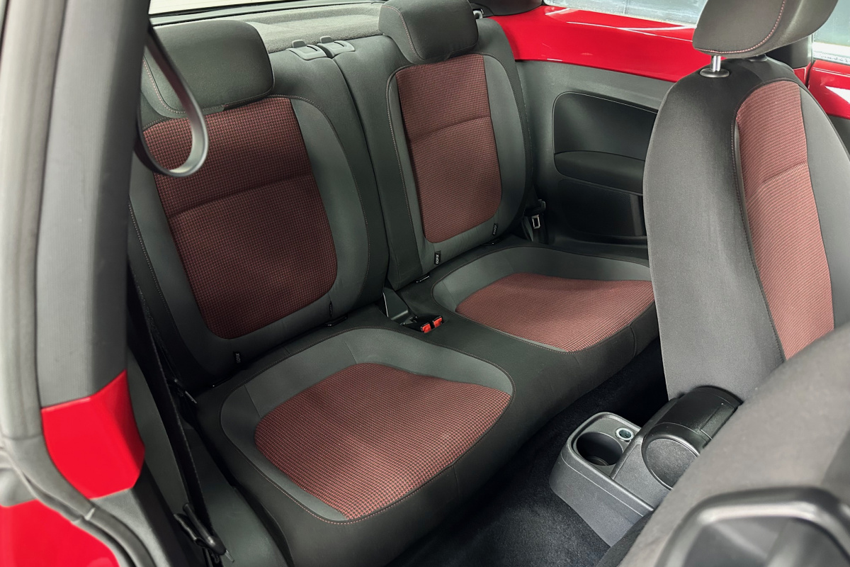 Ponuka vozidiel / Volkswagen Beetle 1.2 TSI - video