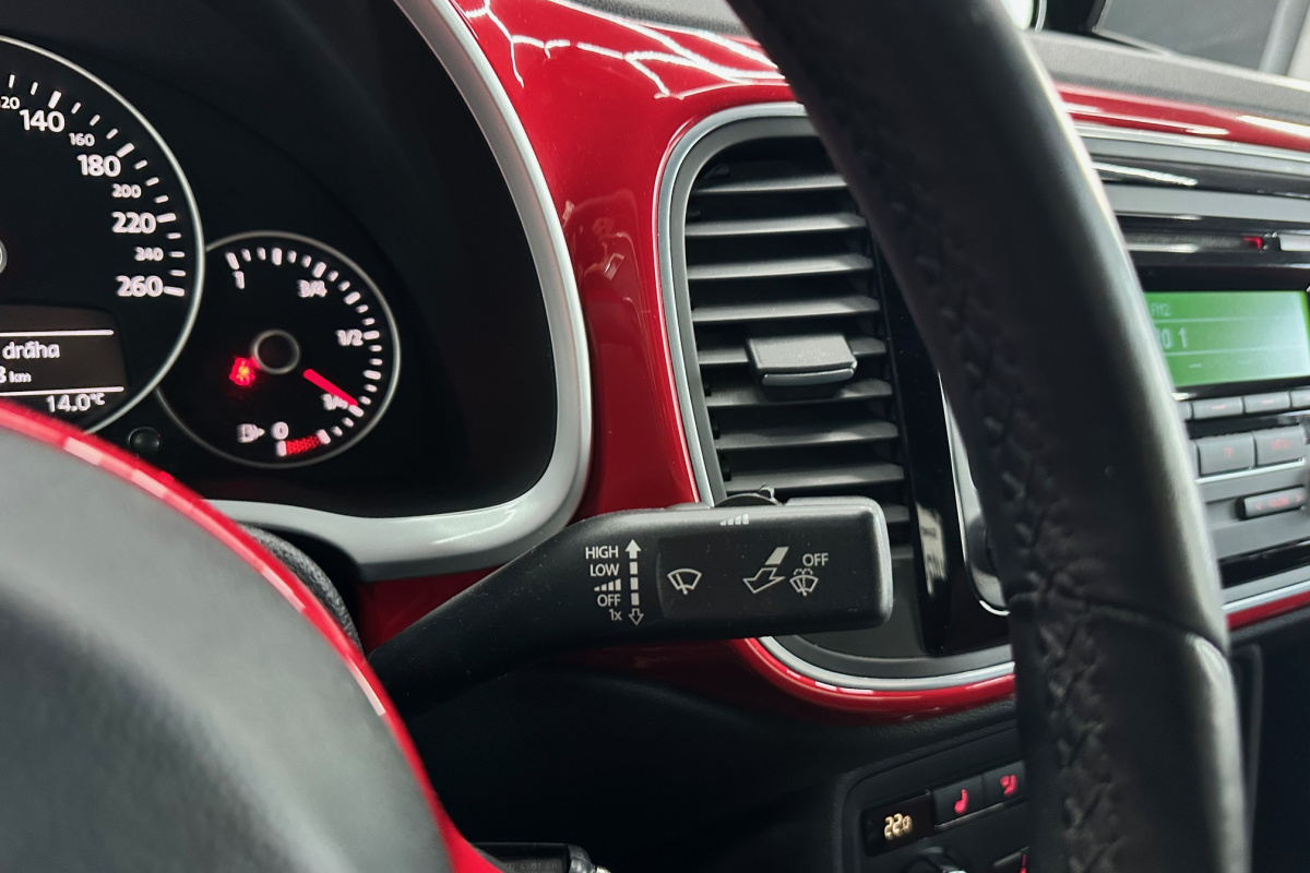 Ponuka vozidiel / Volkswagen Beetle 1.2 TSI - video