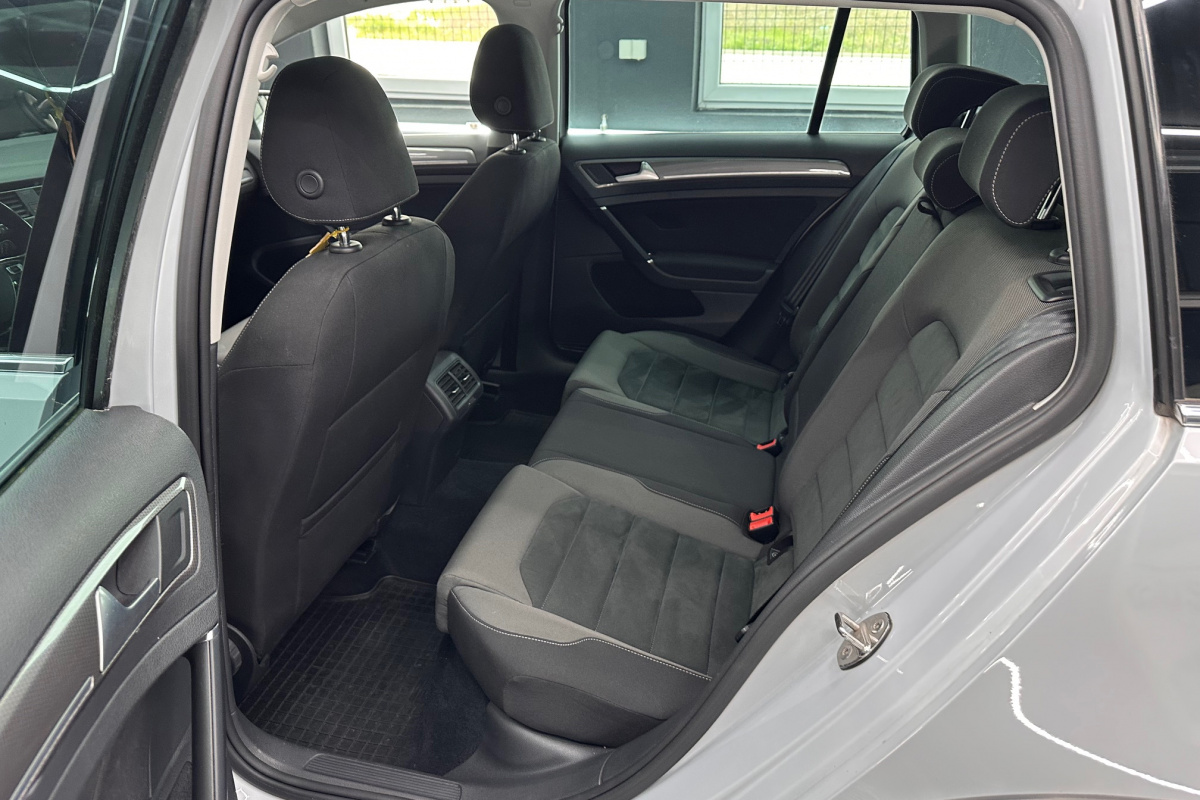 Ponuka vozidiel / Volkswagen Golf Variant Alltrack 1.8 TSI BMT 4MOTION DSG - video