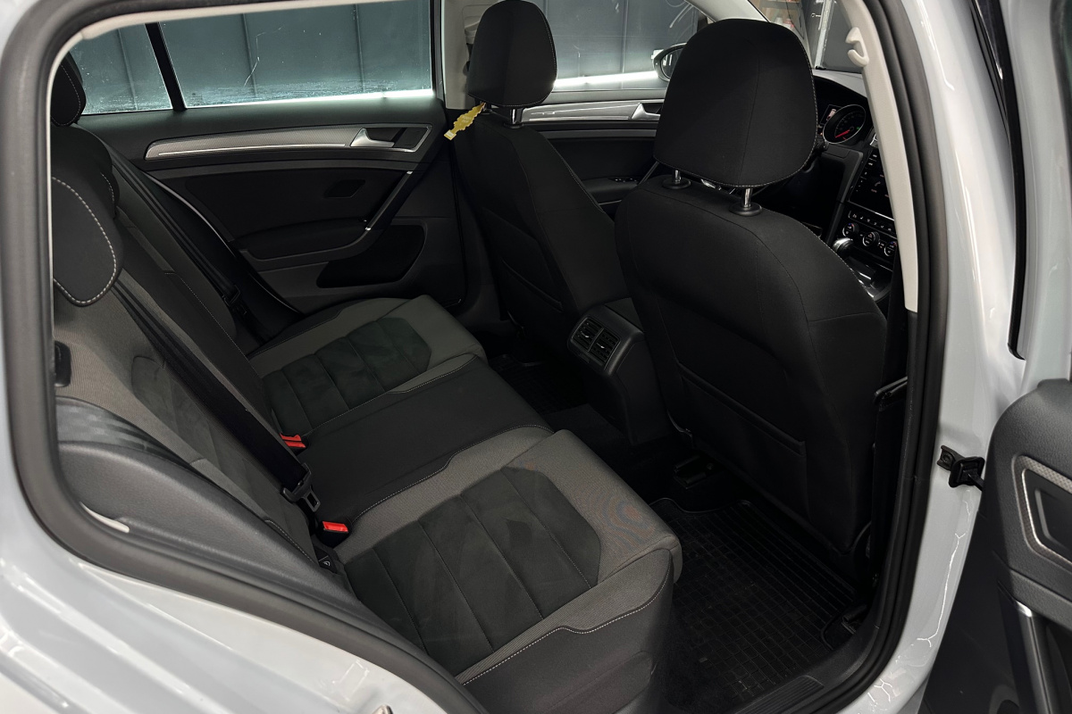 Ponuka vozidiel / Volkswagen Golf Variant Alltrack 1.8 TSI BMT 4MOTION DSG - video