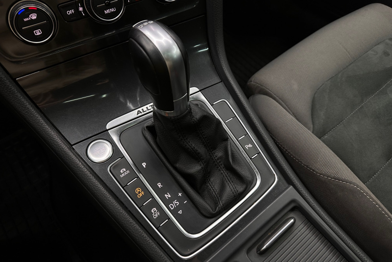 Ponuka vozidiel / Volkswagen Golf Variant Alltrack 1.8 TSI BMT 4MOTION DSG - video  Ponuka vozidiel / Volkswagen Golf Variant Alltrack 1.8 TSI BMT 4MOTION DSG - video