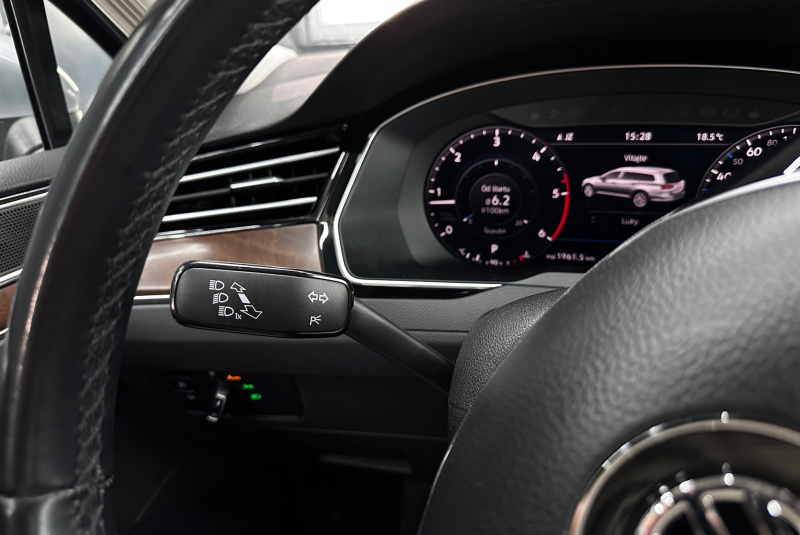  Ponuka vozidiel / Volkswagen Passat Variant 2.0 TDI 190k BMT R-Line Highline DSG - video