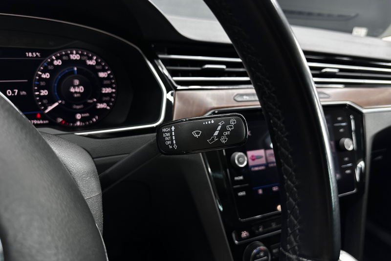  Ponuka vozidiel / Volkswagen Passat Variant 2.0 TDI 190k BMT R-Line Highline DSG - video