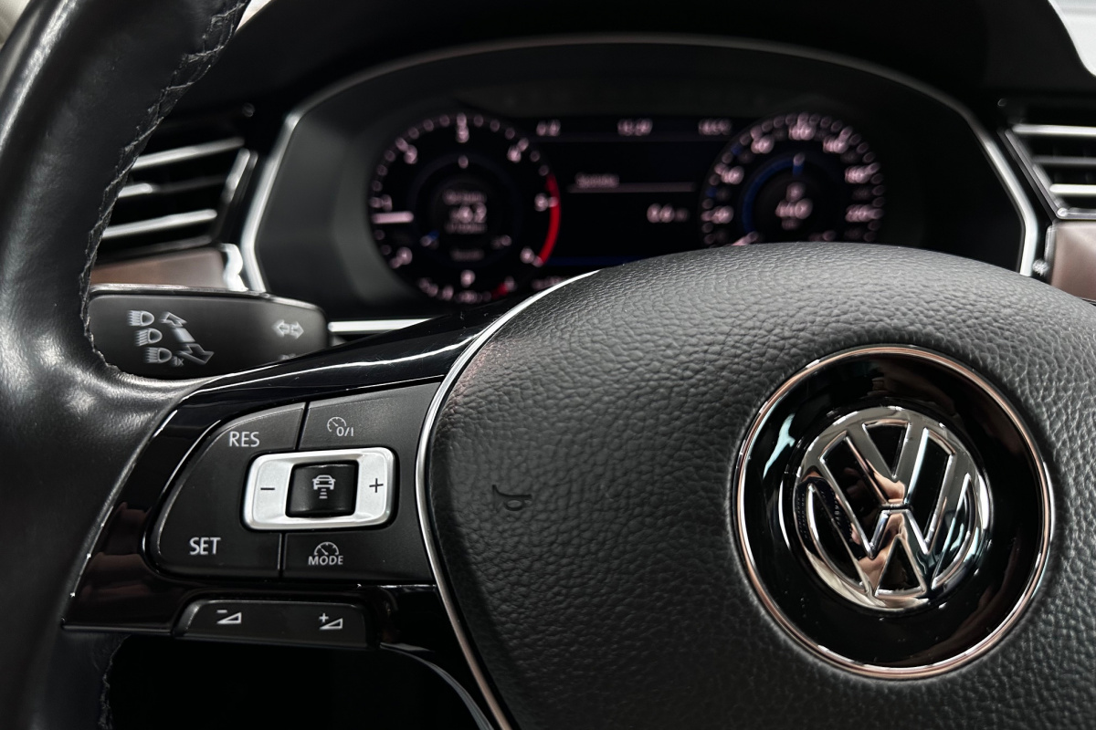 Ponuka vozidiel / Volkswagen Passat Variant 2.0 TDI 190k BMT R-Line Highline DSG - video