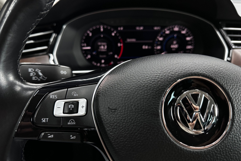  Ponuka vozidiel / Volkswagen Passat Variant 2.0 TDI 190k BMT R-Line Highline DSG - video
